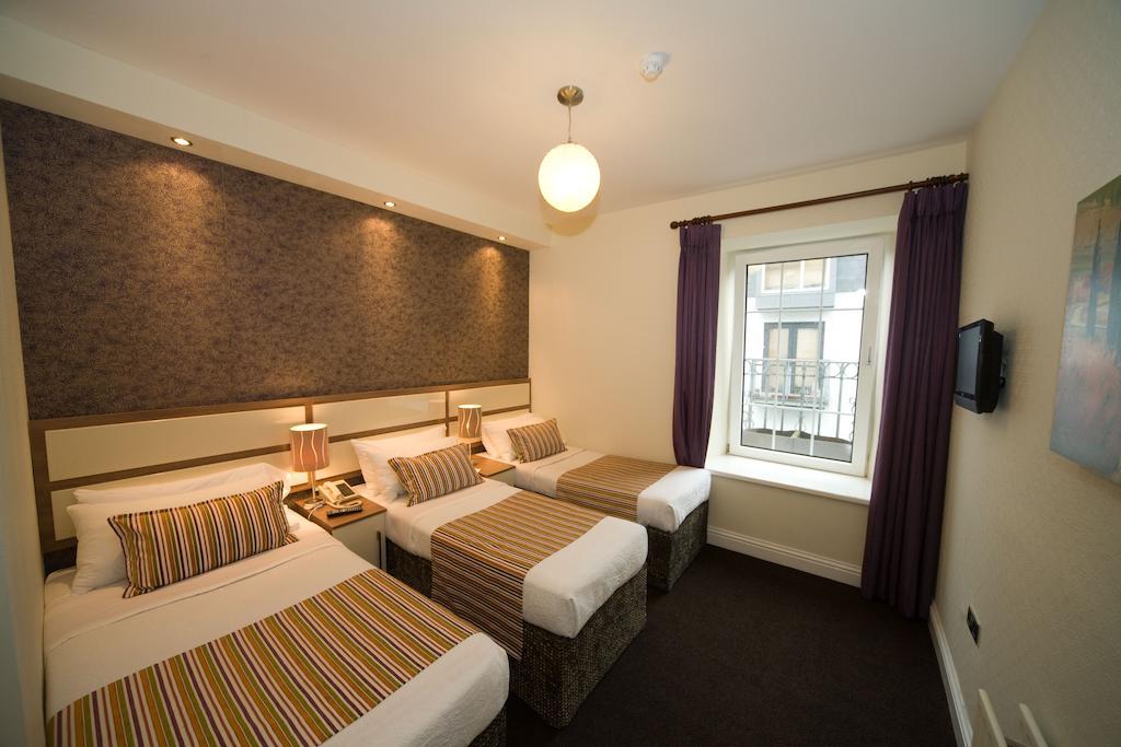 The White Lady Hotel Кинсейл Екстериор снимка